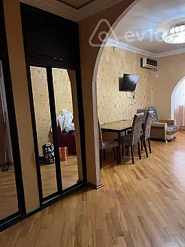 Kirayə verilir 3 otaqlı köhnə tikili 60 m²