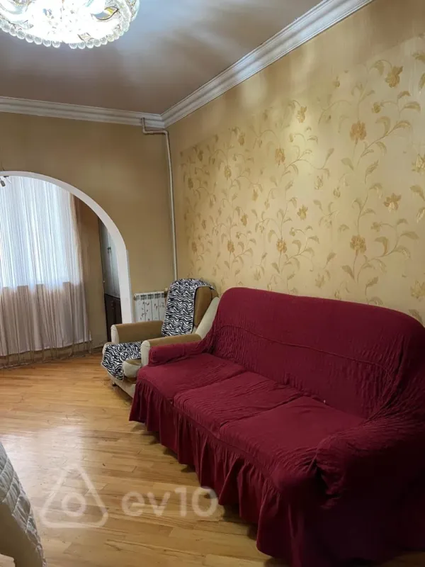 Kirayə verilir 3 otaqlı köhnə tikili 60 m²