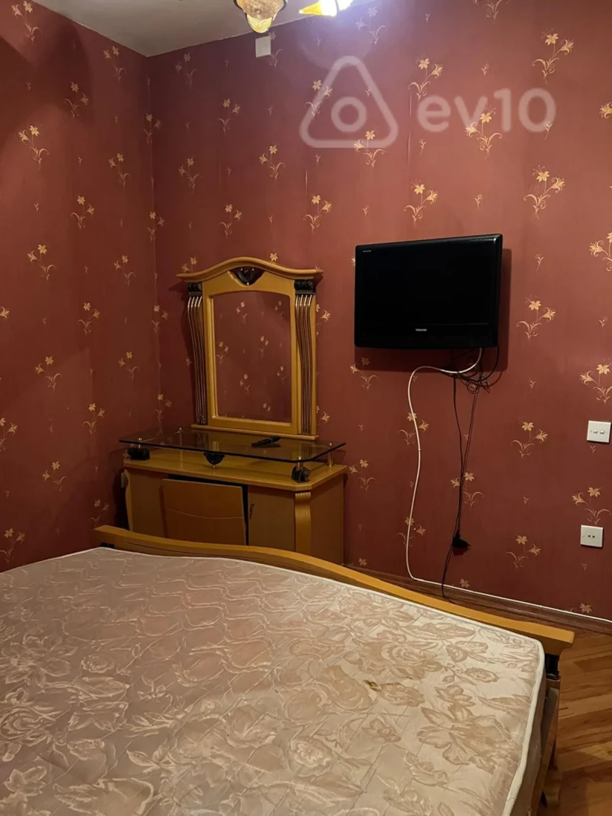 Kirayə verilir 3 otaqlı köhnə tikili 60 m²