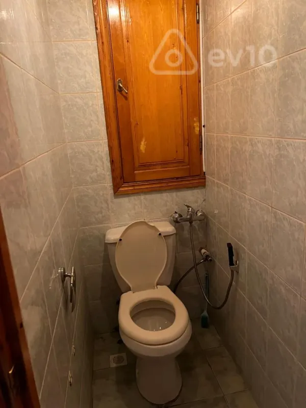 Kirayə verilir 3 otaqlı köhnə tikili 60 m²