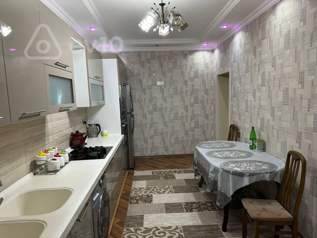 Satılır 6 otaqlı həyət evi 252 m²