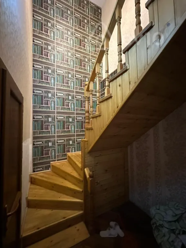 Satılır 6 otaqlı həyət evi 252 m²