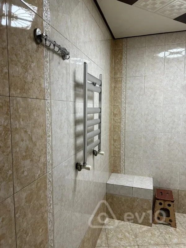 Satılır 6 otaqlı həyət evi 252 m²