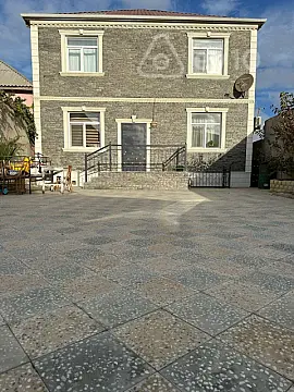Satılır 6 otaqlı həyət evi 252 m²