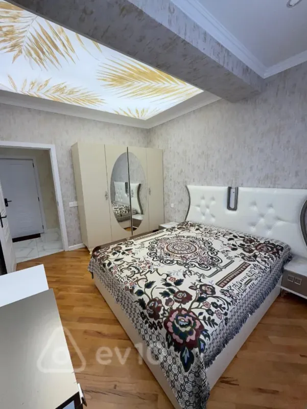 Kirayə verilir 3 otaqlı yeni tikili 80 m²
