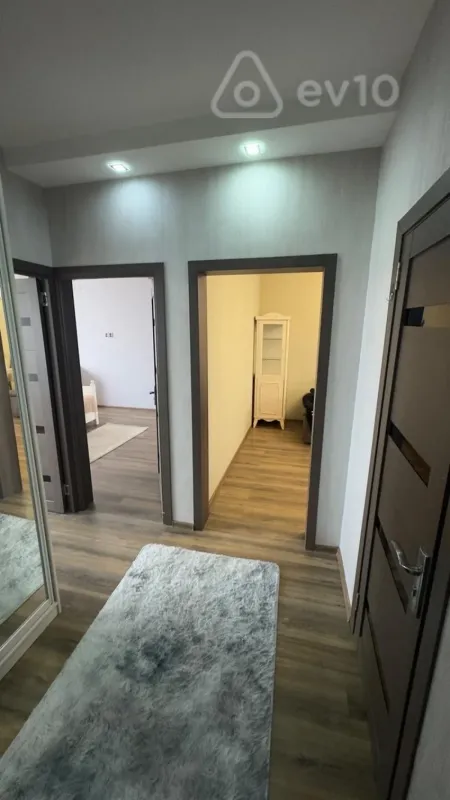 Kirayə verilir 3 otaqlı köhnə tikili 70 m²