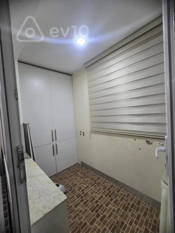 Kirayə verilir 3 otaqlı köhnə tikili 70 m²