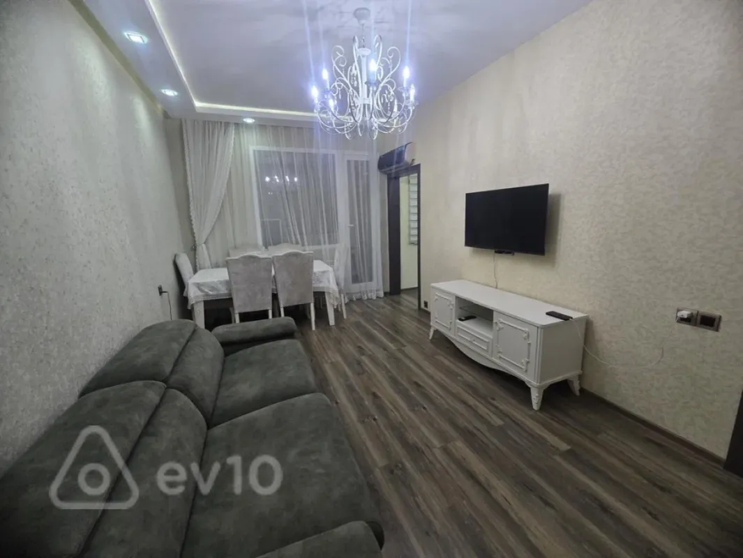 Kirayə verilir 3 otaqlı köhnə tikili 70 m²