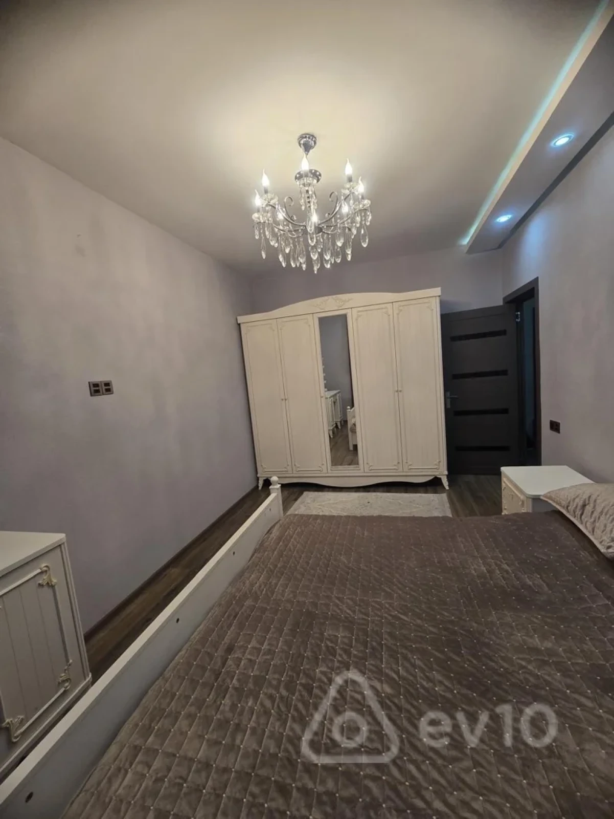 Kirayə verilir 3 otaqlı köhnə tikili 70 m²
