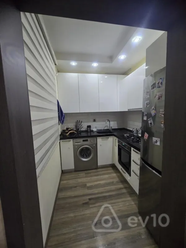 Kirayə verilir 3 otaqlı köhnə tikili 70 m²