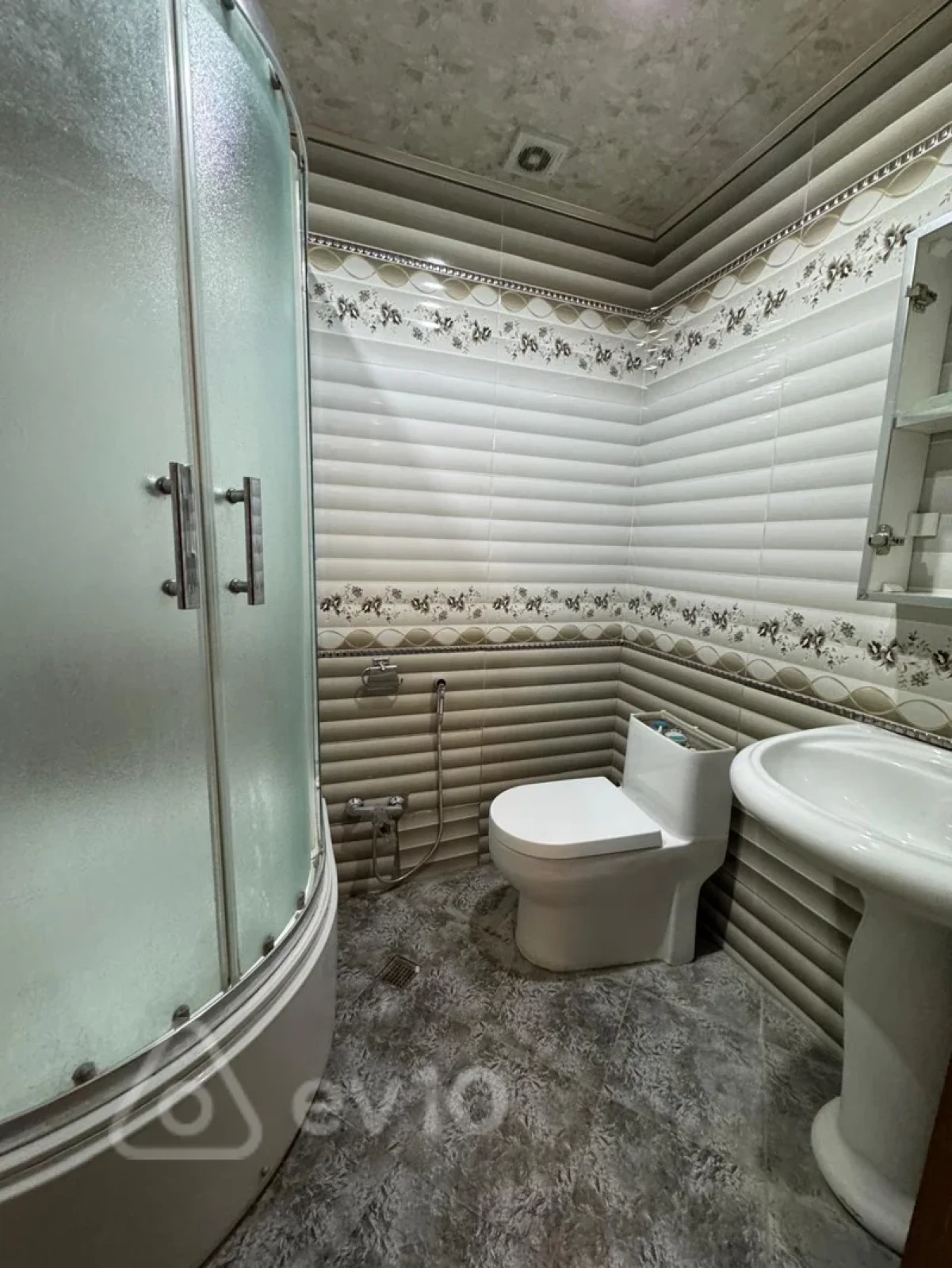 Satılır 3 otaqlı yeni tikili 125 m²