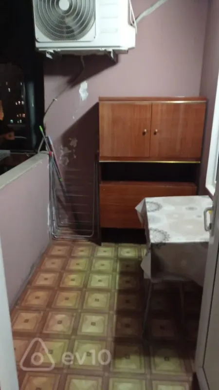 Kirayə verilir 2 otaqlı köhnə tikili 50 m²