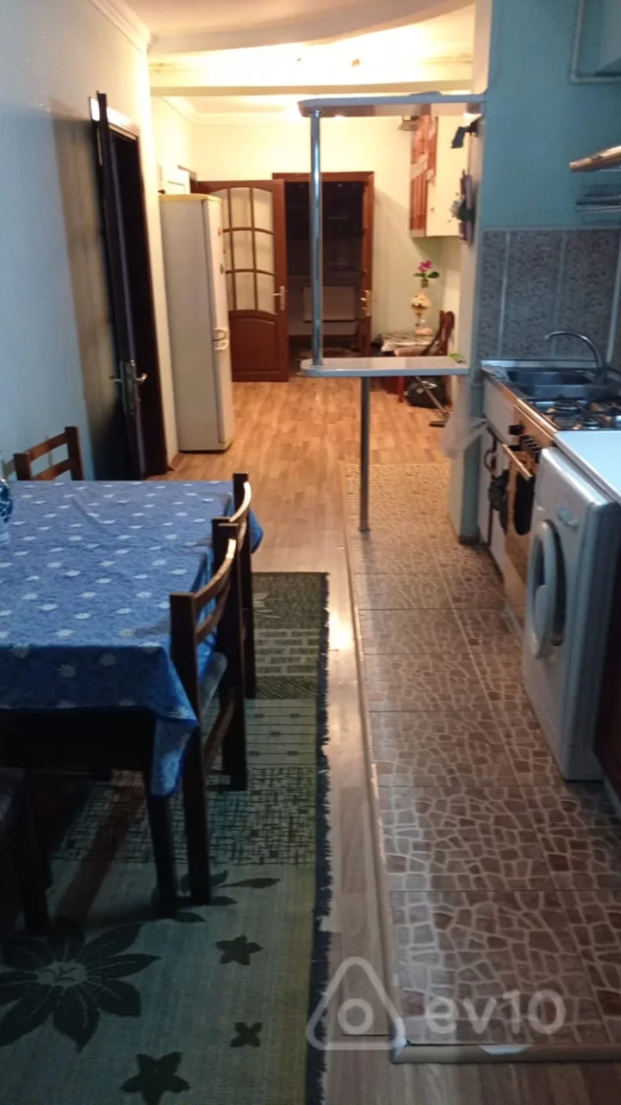 Kirayə verilir 2 otaqlı köhnə tikili 50 m²