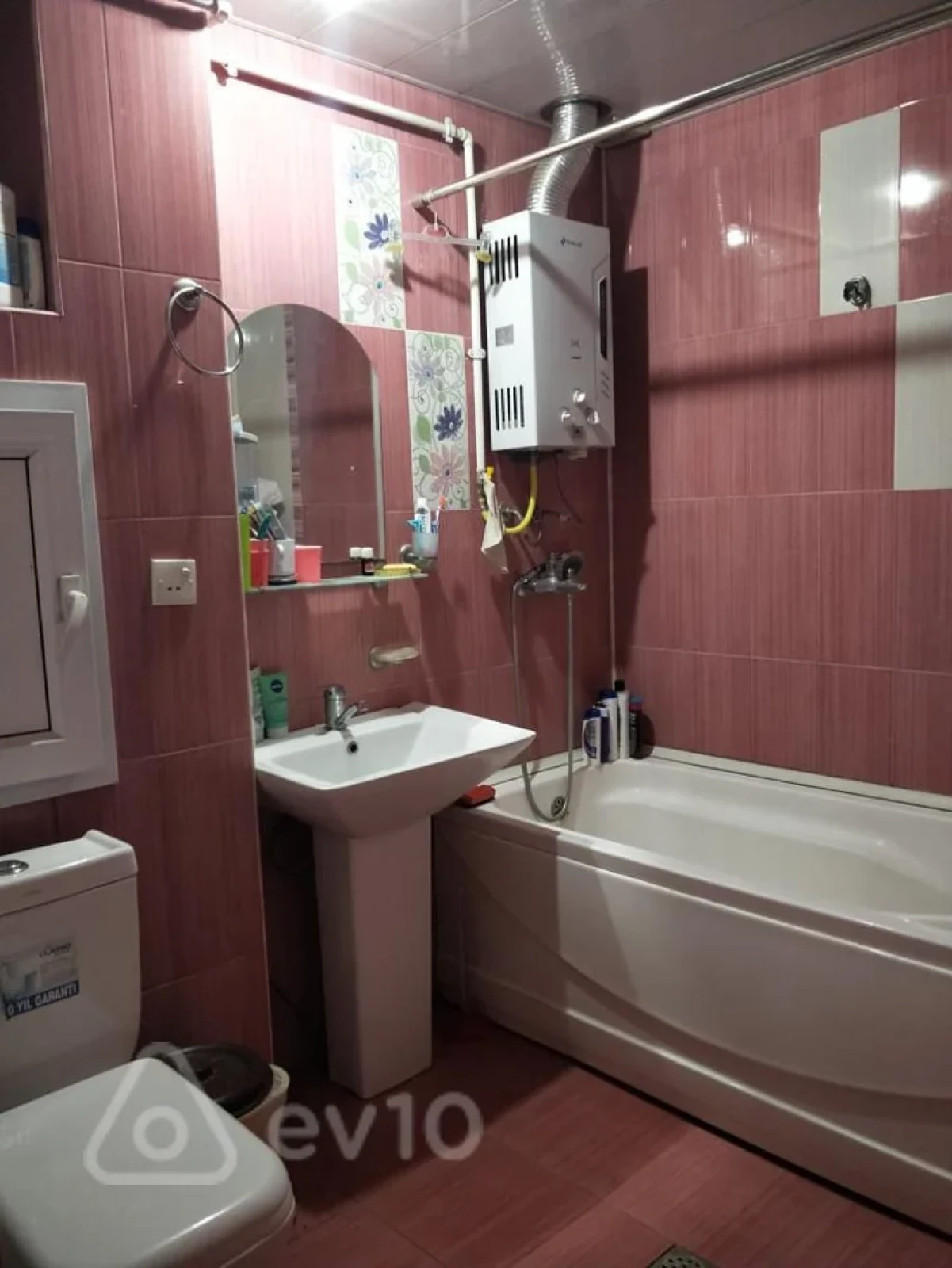 Kirayə verilir 2 otaqlı köhnə tikili 50 m²