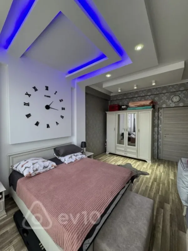 Satılır 3 otaqlı yeni tikili 90 m²