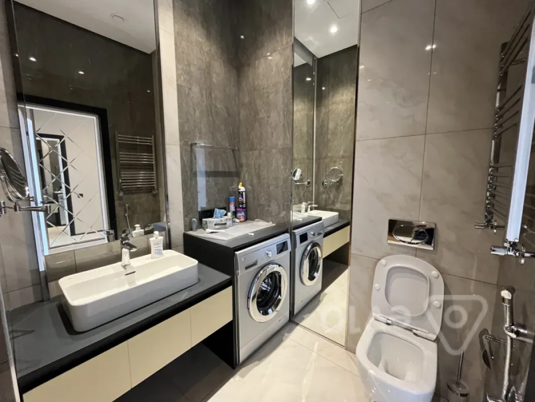 Satılır 2 otaqlı yeni tikili 82 m²