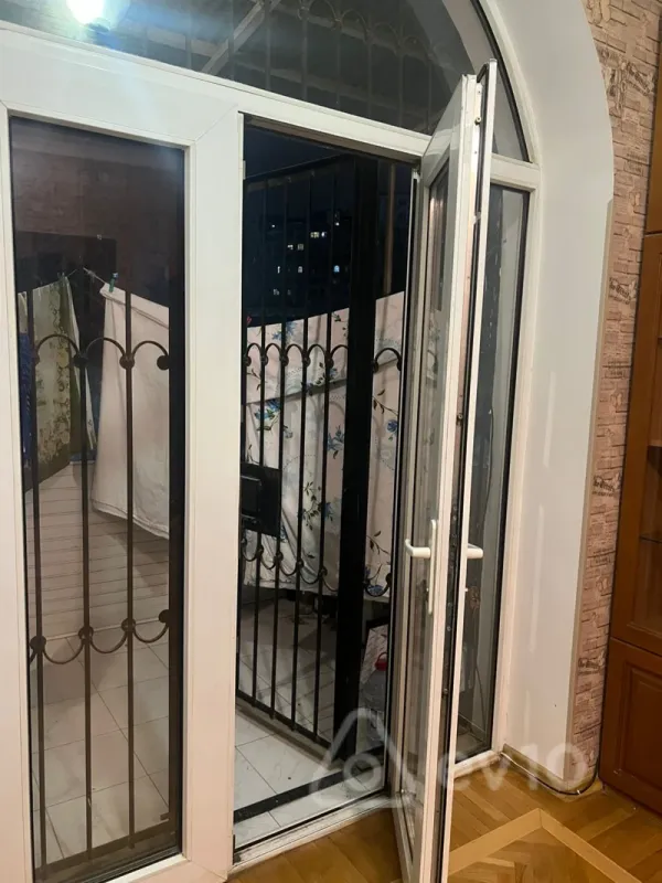 Kirayə verilir 2 otaqlı köhnə tikili 85 m²