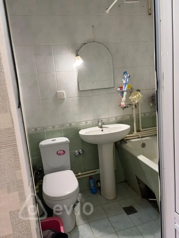 Kirayə verilir 2 otaqlı köhnə tikili 85 m²