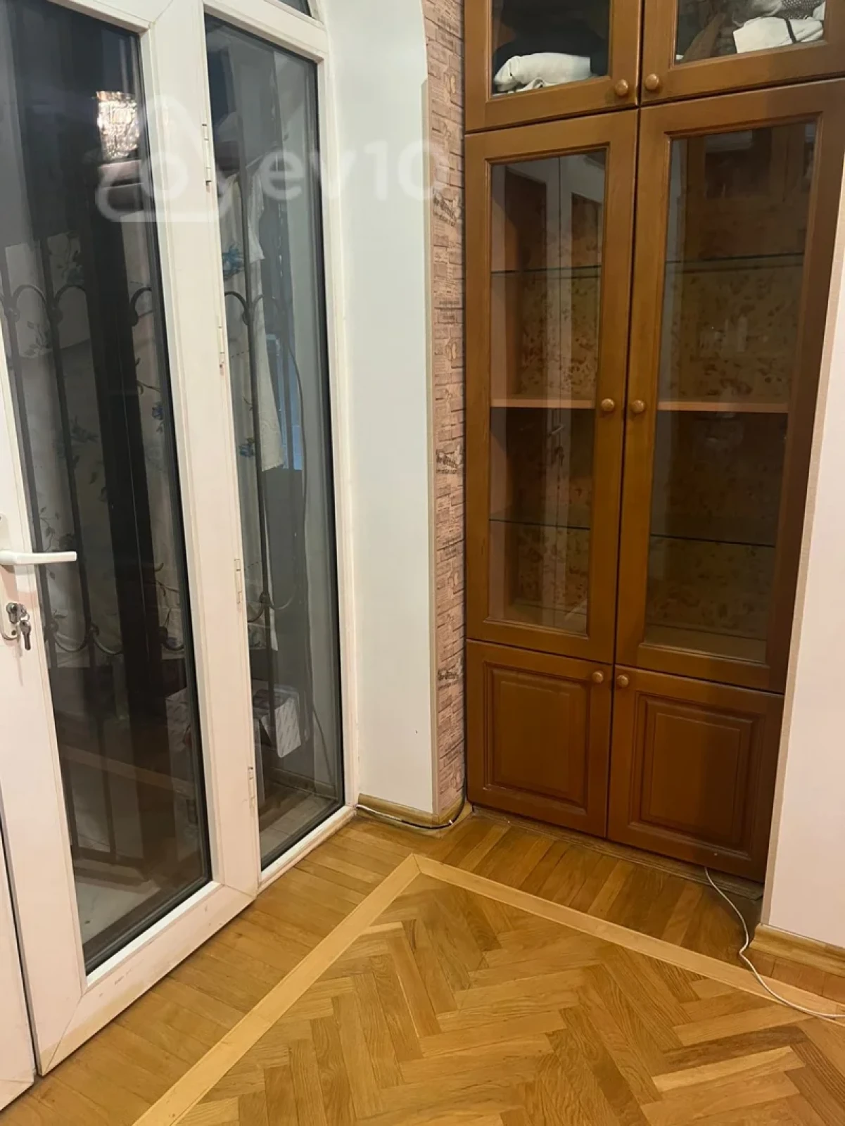 Kirayə verilir 2 otaqlı köhnə tikili 85 m²