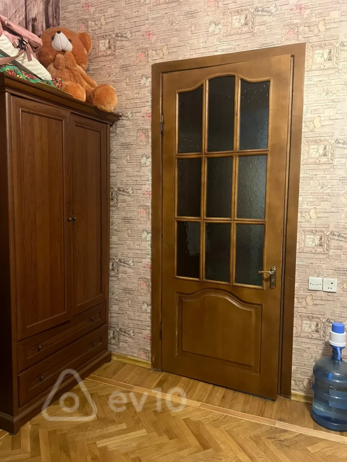 Kirayə verilir 2 otaqlı köhnə tikili 85 m²