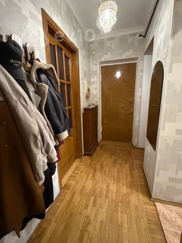 Kirayə verilir 2 otaqlı köhnə tikili 85 m²