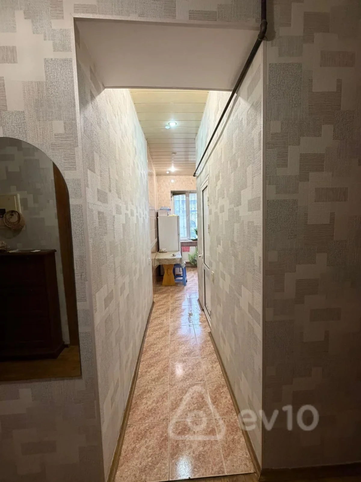 Kirayə verilir 2 otaqlı köhnə tikili 85 m²