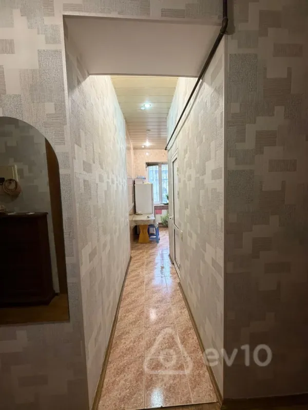 Kirayə verilir 2 otaqlı köhnə tikili 85 m²