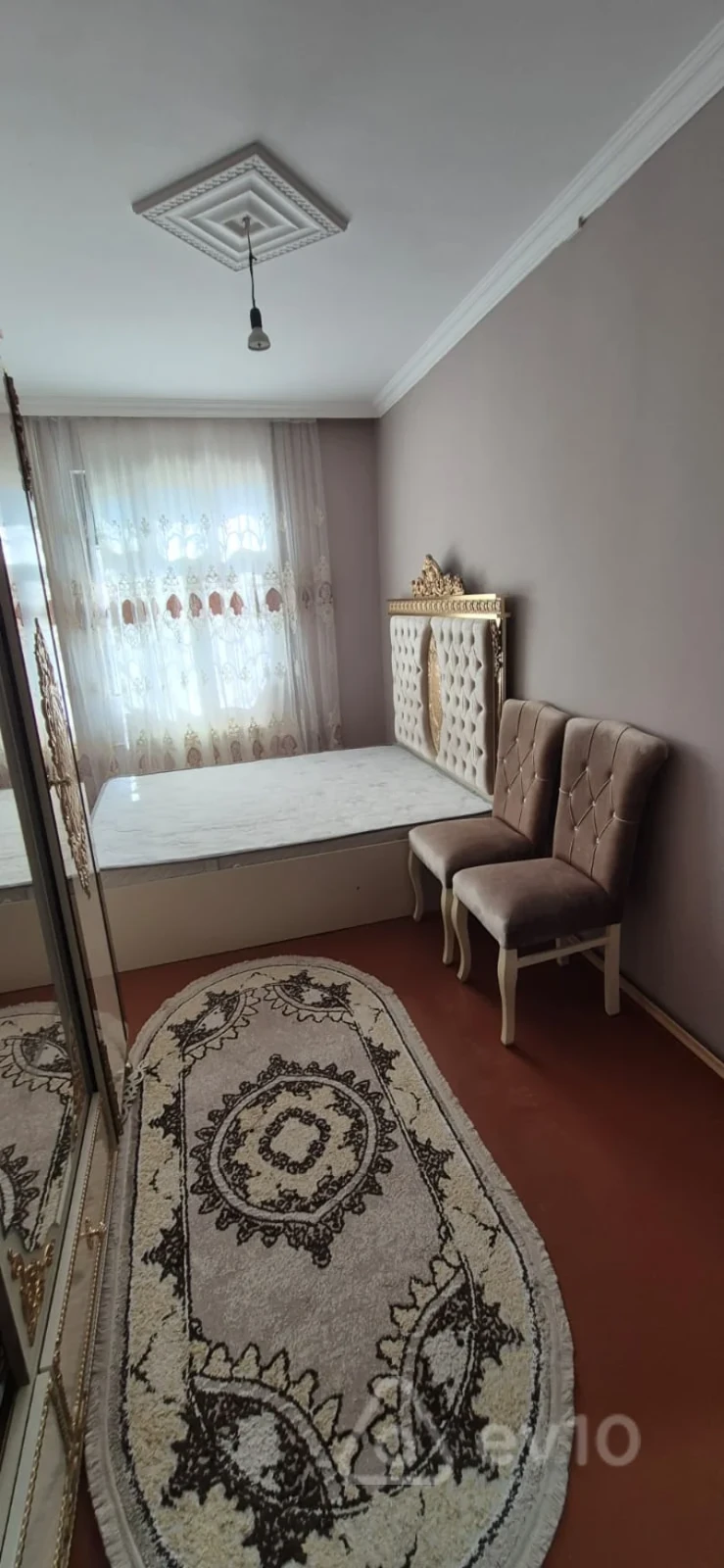 Kirayə verilir 2 otaqlı köhnə tikili 41 m²