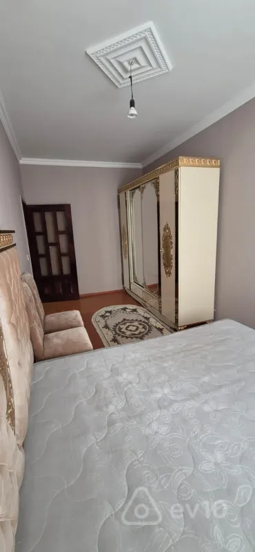 Kirayə verilir 2 otaqlı köhnə tikili 41 m²