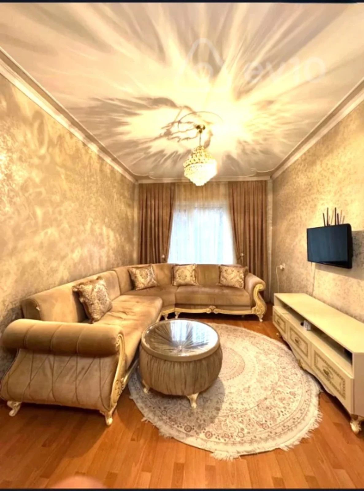 Satılır 4 otaqlı köhnə tikili 110 m²