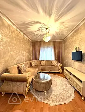 Satılır 4 otaqlı köhnə tikili 110 m²