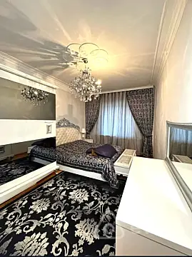 Satılır 4 otaqlı köhnə tikili 110 m²
