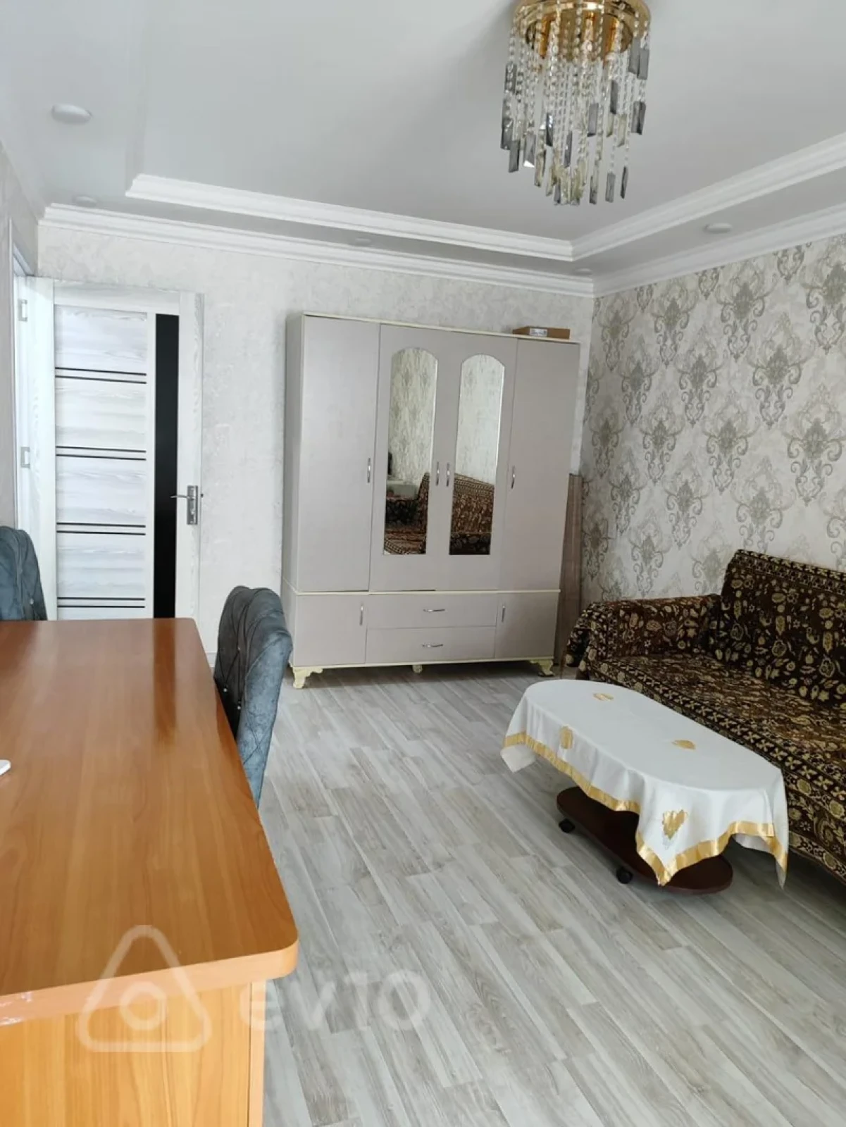 Kirayə verilir 2 otaqlı köhnə tikili 60 m²