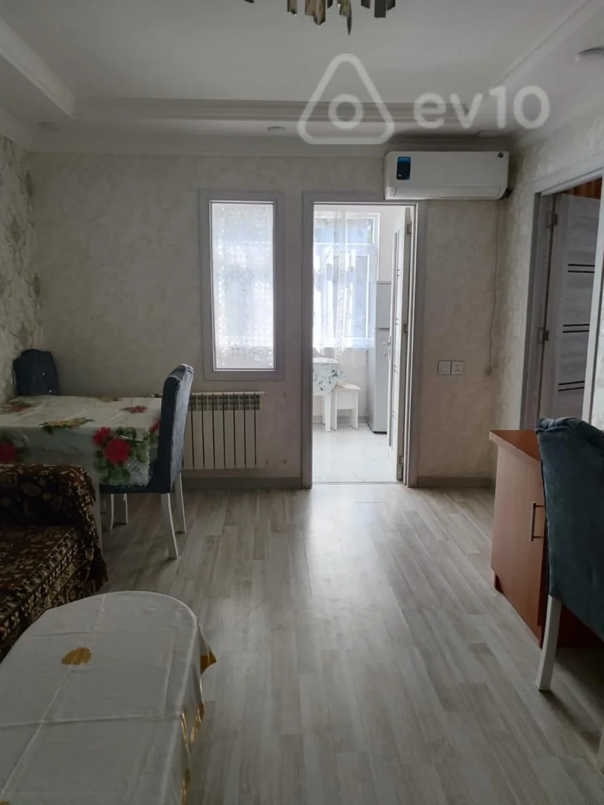 Kirayə verilir 2 otaqlı köhnə tikili 60 m²