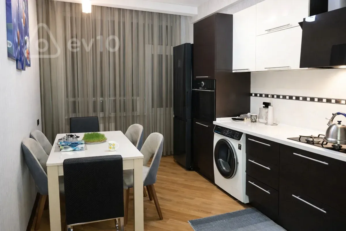 Satılır 3 otaqlı yeni tikili 90 m²