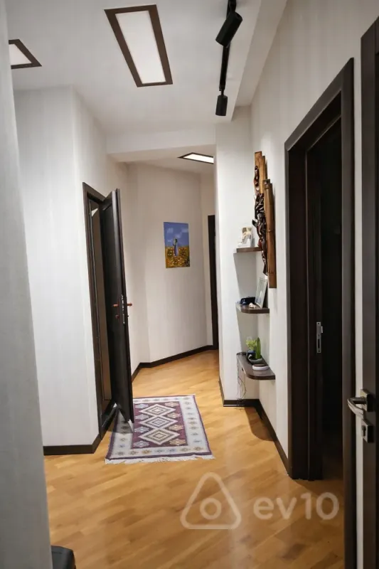 Satılır 3 otaqlı yeni tikili 90 m²