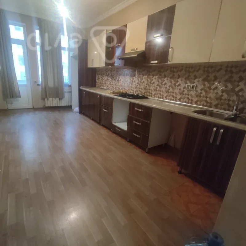 Kirayə verilir 2 otaqlı yeni tikili 106 m²