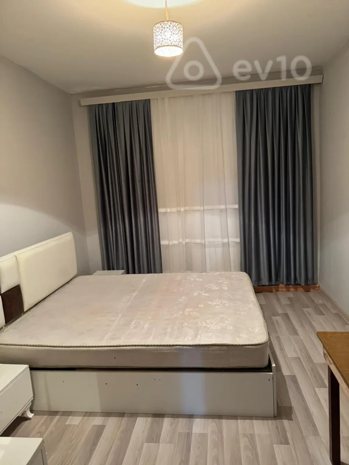 Kirayə verilir 3 otaqlı köhnə tikili 70 m²