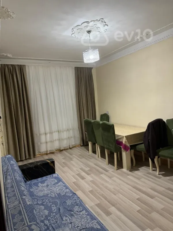 Kirayə verilir 3 otaqlı köhnə tikili 70 m²