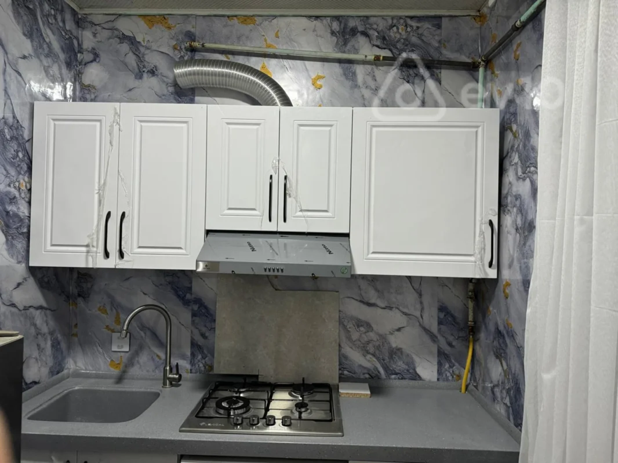 Kirayə verilir 3 otaqlı köhnə tikili 70 m²