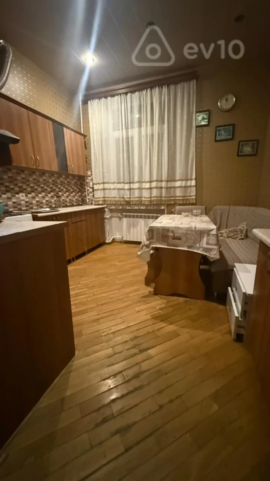 Kirayə verilir 2 otaqlı köhnə tikili 65 m²