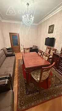 Kirayə verilir 2 otaqlı köhnə tikili 65 m²