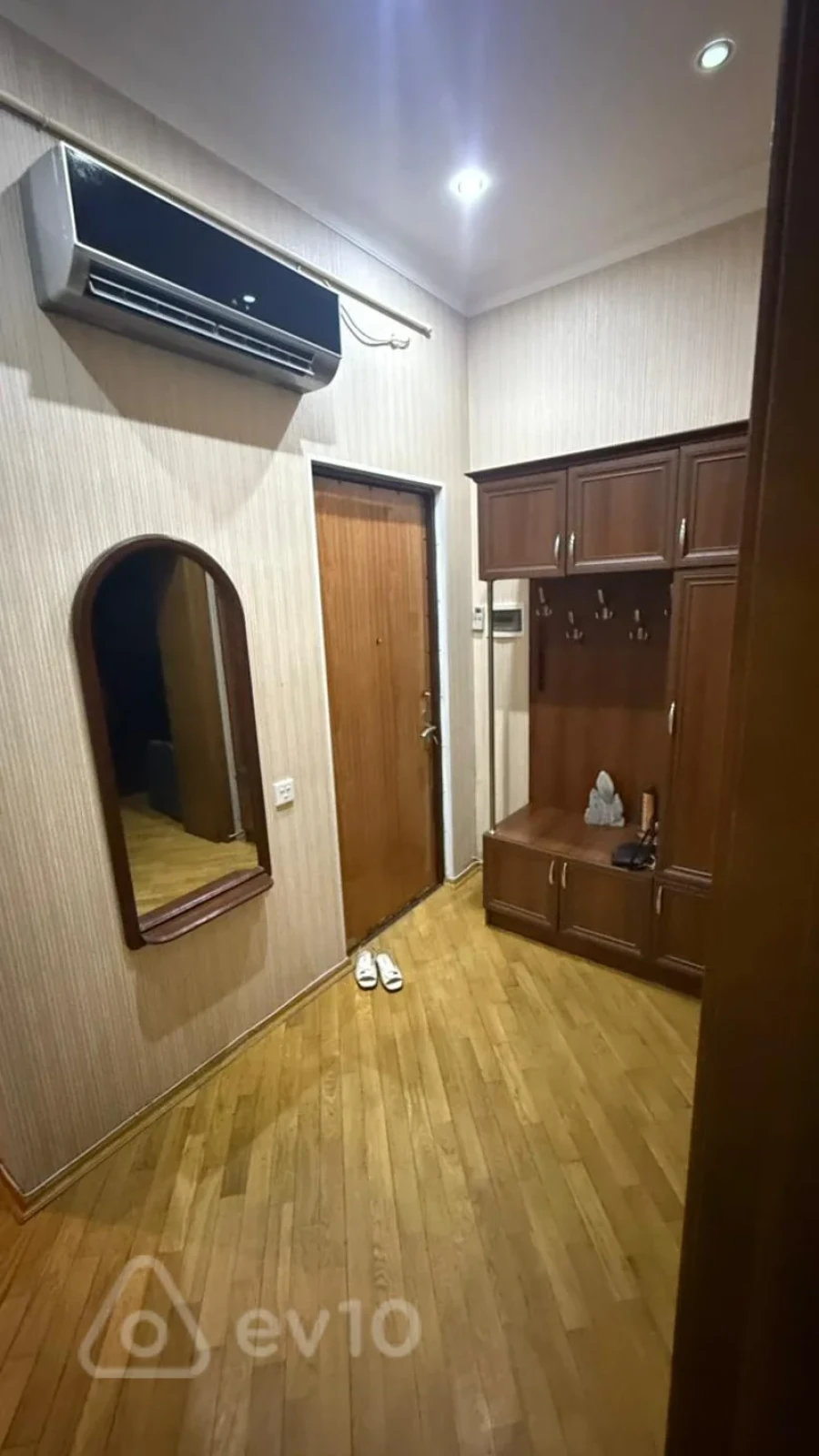 Kirayə verilir 2 otaqlı köhnə tikili 65 m²