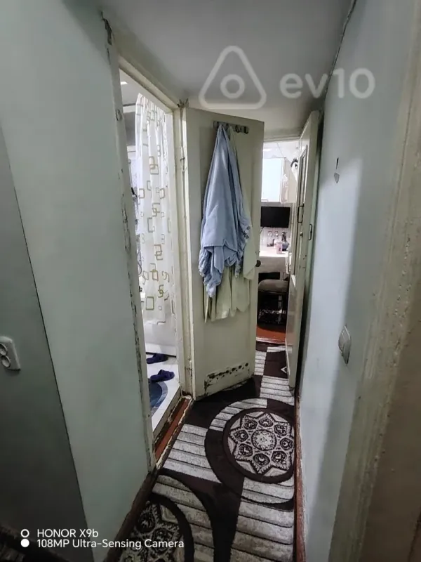 Satılır 1 otaqlı köhnə tikili 33 m²