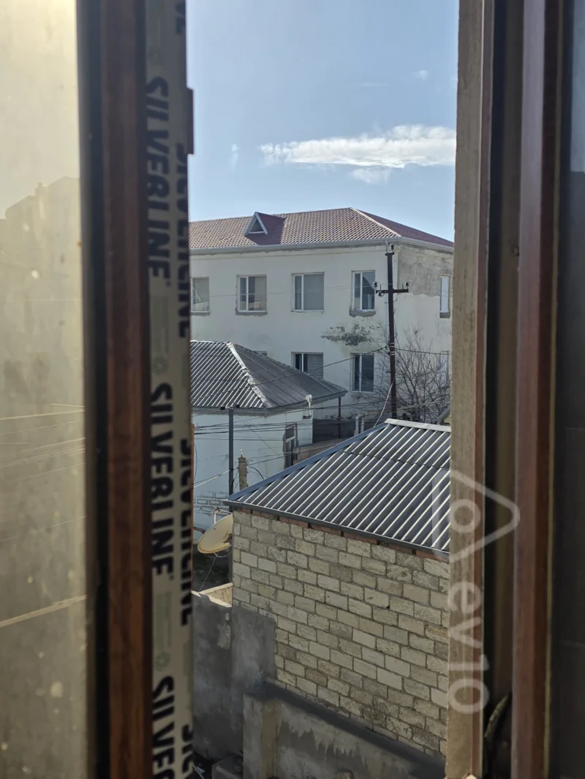 Satılır 5 otaqlı həyət evi 300 m²