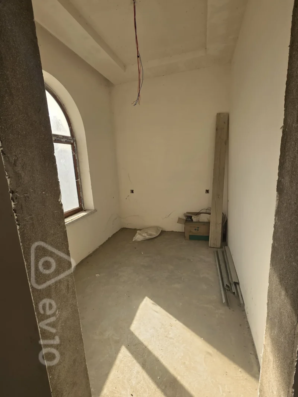 Satılır 5 otaqlı həyət evi 300 m²