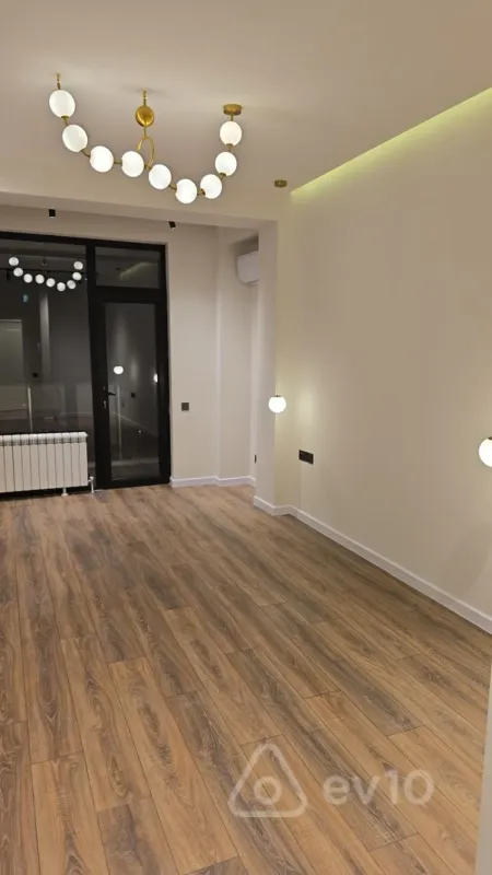 Satılır 3 otaqlı yeni tikili 83 m²