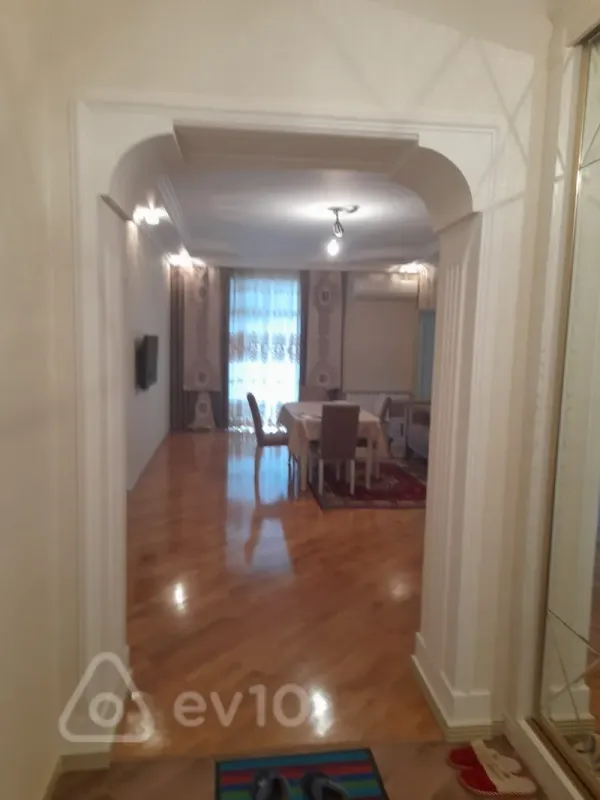 Kirayə verilir 3 otaqlı yeni tikili 110 m²