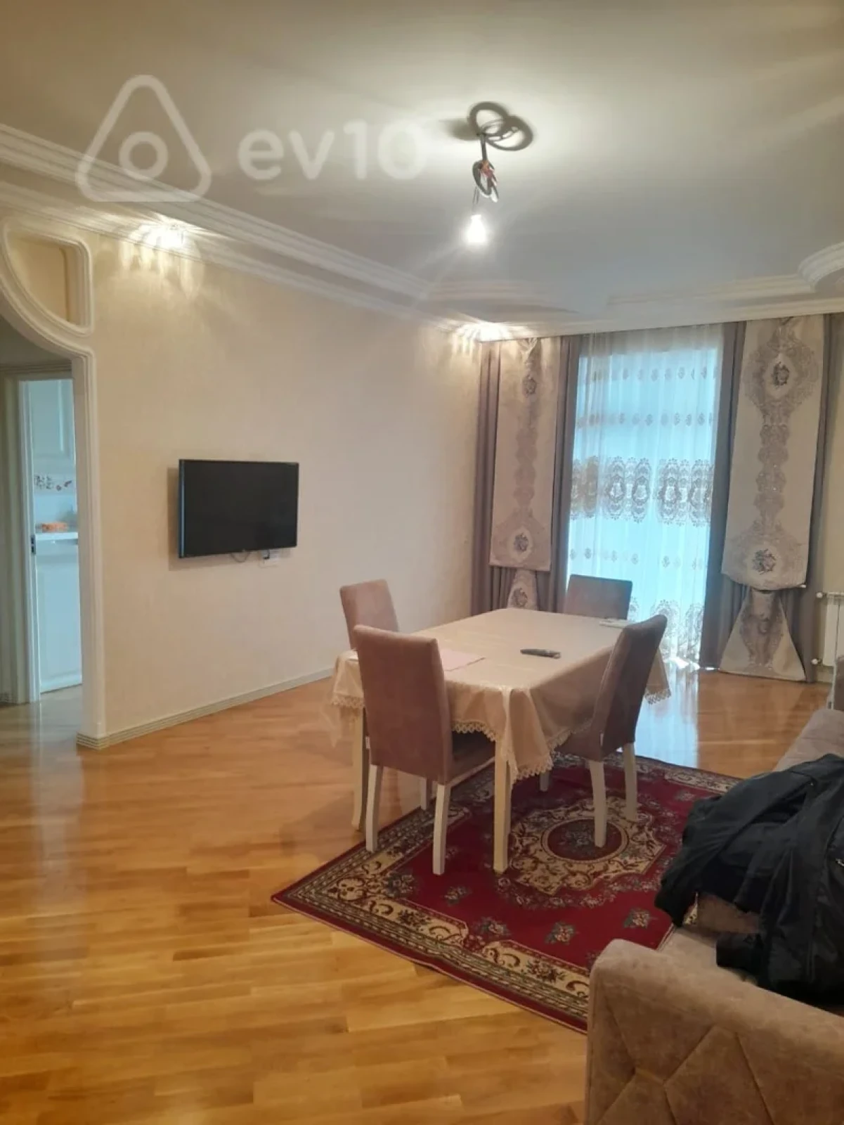 Kirayə verilir 3 otaqlı yeni tikili 110 m²
