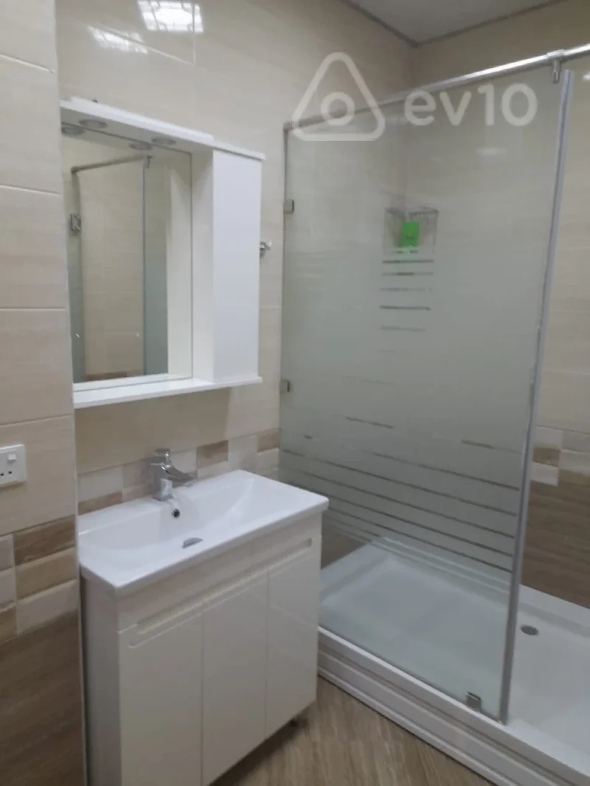 Kirayə verilir 3 otaqlı yeni tikili 110 m²